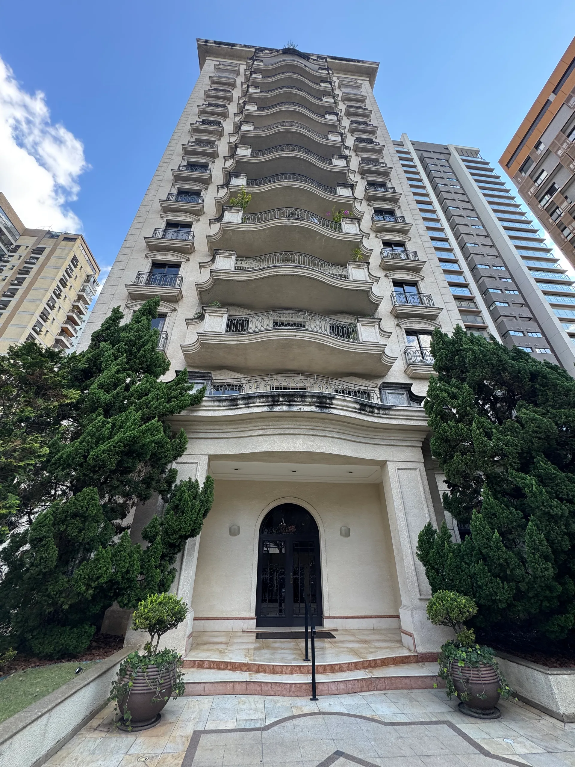 Apartamento — Empreendimento — Fachada